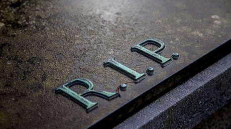 Conozca al profesor que se inventó la muerte de decenas de personajes célebres