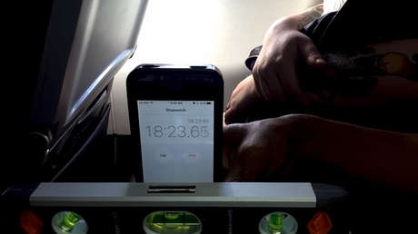 Un joven intenta demostrar 'mediante la ciencia' que la Tierra es plana y esto es lo que ocurre