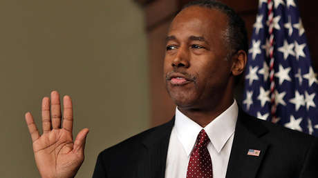 Secretario de Vivienda de EE.UU.: "La pobreza es un estado mental"