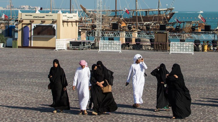 Los cataríes acumulan alimentos y agua por miedo a la escasez (FOTOS)