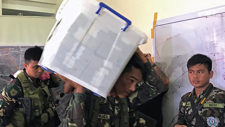 El Ejército filipino descubre 1,6 millones de dólares en paquetes abandonados por los yihadistas