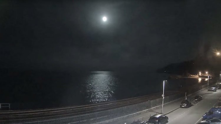 Un meteorito "más brillante que la Luna" cae cerca del Reino Unido (VIDEO)