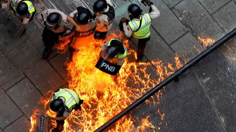 "Nunca recibí tantas amenazas de muerte", dice periodista que cubre protestas violentas en Venezuela