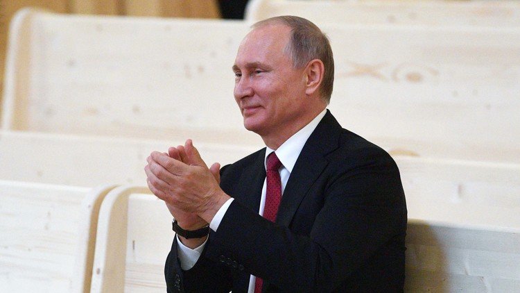 "¿Tiene pesadillas por las noches?": Putin responde a las peculiares preguntas de Oliver Stone