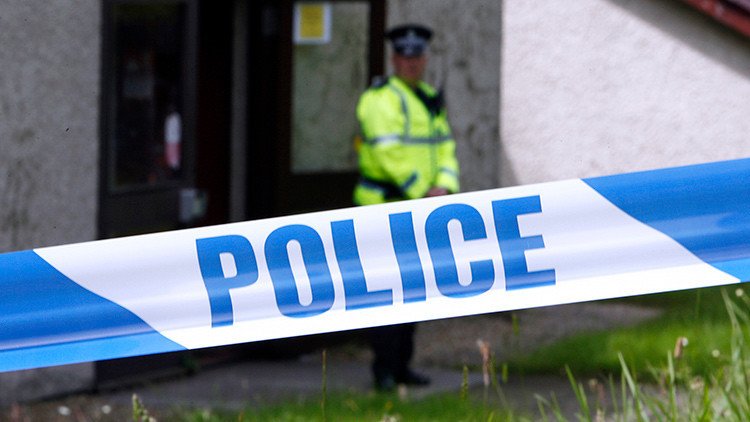 Evacuan un centro comercial en Glasgow después de que un hombre cayera desde un balcón