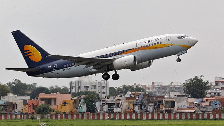 Jet Airways regala un pase gratis de por vida a un bebé nacido en mitad de un vuelo