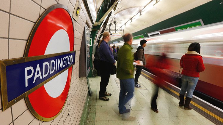 Londres: Un hombre ataca a un oficial de Policía al grito de "Allahu akbar" (video)