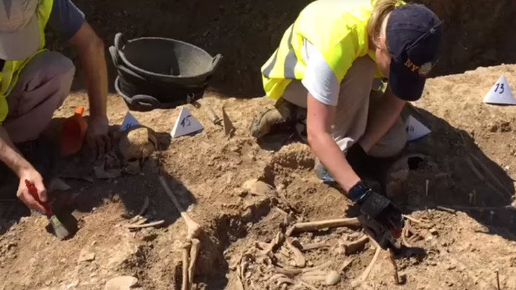 Exhuman la primera fosa común de la Guerra Civil española en Cataluña (video)
