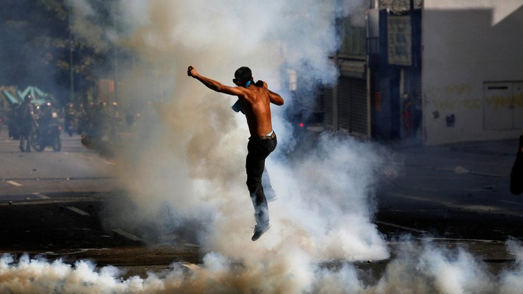 Periodista venezolana atacada por opositores: "Literalmente me iban a quemar"