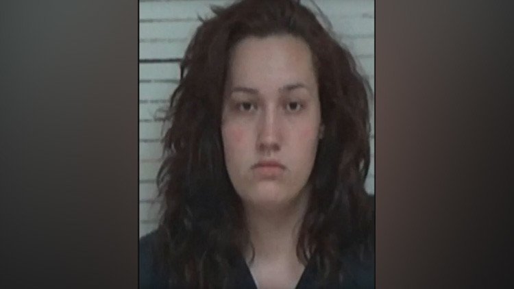 EE.UU.: Una bebé se ahoga en la bañera mientras su madre chateaba por Facebook