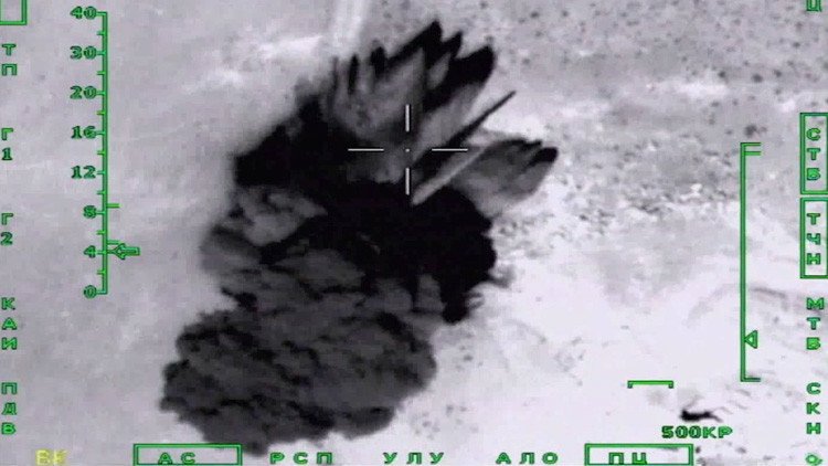 VIDEO: La Fuerza Aérea de Rusia arrasa puestos de mando y arsenales del EI en Siria
