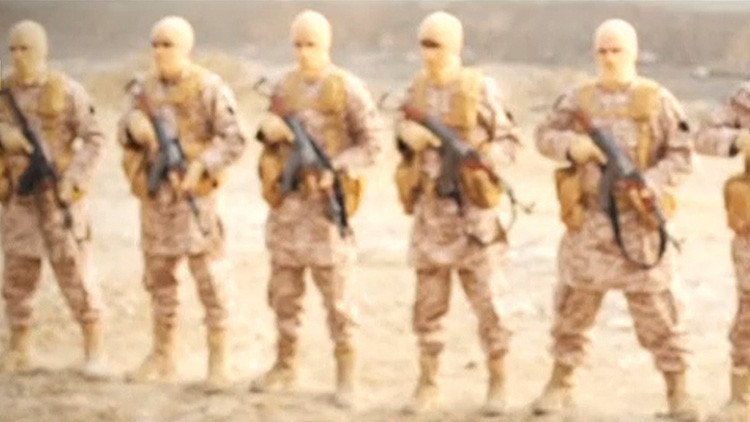 El Estado Islámico mantiene atrapados a 100.000 civiles en Raqa, asediada por la coalición de EE.UU.