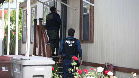 "Denuncie al indocumentado": Aparecen folletos contra los inmigrantes en EE.UU.