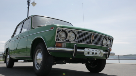 Se vende un auto soviético por una millonada ¿Por qué?