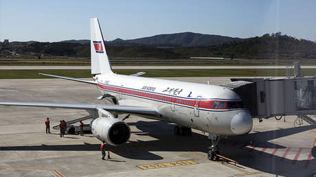 Un avión de pasajeros de Corea del Norte se despedaza en pleno vuelo
