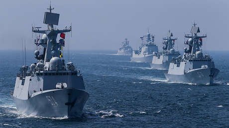 China desarrolla una monstruosa batería flotante de misiles