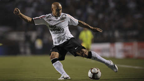 Un canal de televisión alemán acusa a Roberto Carlos de dopaje