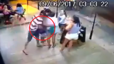 Intenta matar a cuchilladas a su ex esposa y por poco lo matan: ambos se recuperan en el hospital