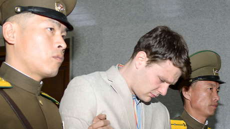 El estudiante estadounidense liberado por Corea del Norte se encuentra en coma