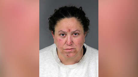 Exorcismo criminal: Metió arena en los ojos de su hija para "expulsar a los demonios"