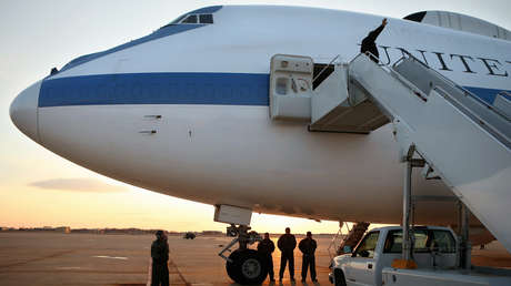 EE.UU.: Una tormenta causa daños a dos 'aviones del juicio final' 