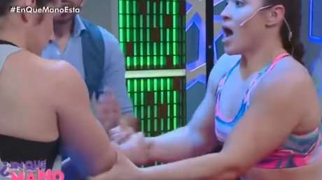 'La Dama de Hierro': Espeluznante momento en que se rompe el brazo en vivo