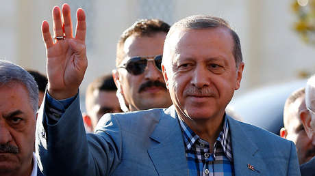 Erdogan pierde la conciencia durante las oraciones del fin del Ramadán