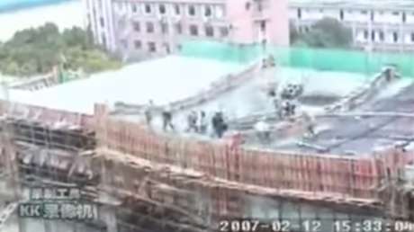 Fatal accidente laboral: un edificio en construcción se derrumba mientras los obreros trabajan