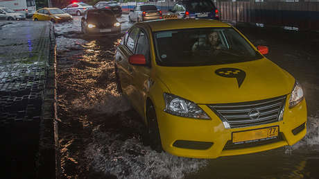 "Vamos a necesitar barcos": Una torrencial lluvia azota a Moscú (FOTOS, VIDEOS)