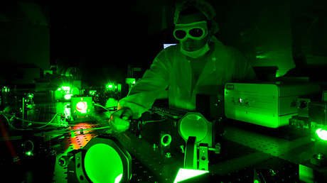 Mil millones de soles: Científicos crean la luz más brillante de la Tierra