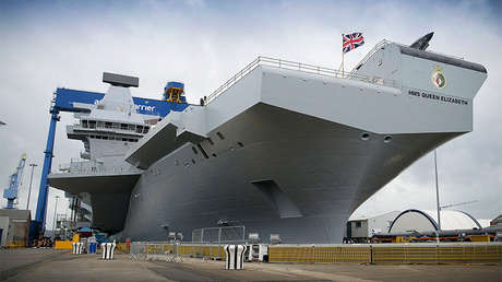 Video: El nuevo portaaviones británico zarpa por primera vez rumbo a alta mar