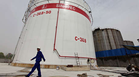 Una petrolera china suspende la venta de combustible a Corea del Norte