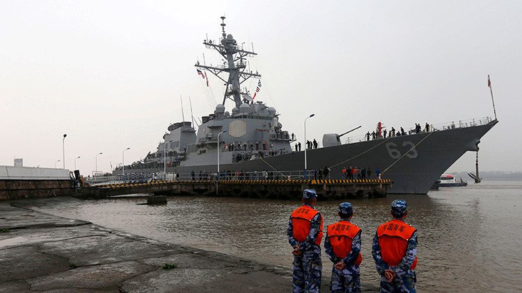 Pekín: El buque de guerra de EE.UU. en el mar la China Meridional es una "seria provocación"