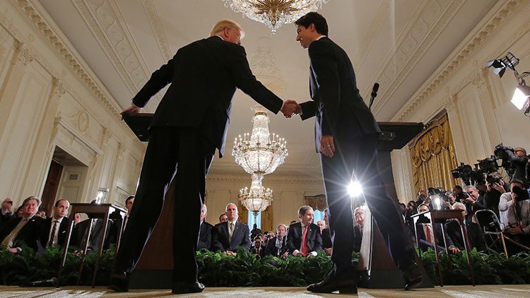 Los apretones de manos más famosos de Trump: ¿Qué espera a Putin en la cumbre del G20?