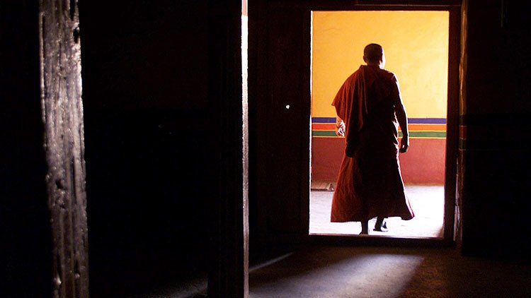 Condenan a prisión a un monje budista por abuso de menores en Alemania