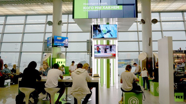 "Nivel del 'troleo' por encima de 9.000": Así se ve en EE.UU. la nueva publicidad de RT