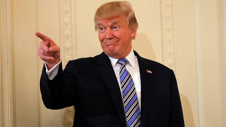 'Newsweek' elimina artículos fabricados sobre los 'vínculos' de Trump con Rusia