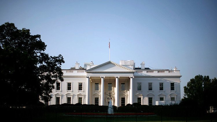 EE.UU. impone sanciones a 13 altos cargos venezolanos