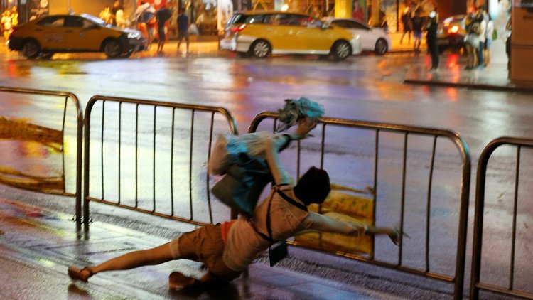 FOTOS: Un feroz tifón deja 250.000 hogares sin electricidad en Taiwán 