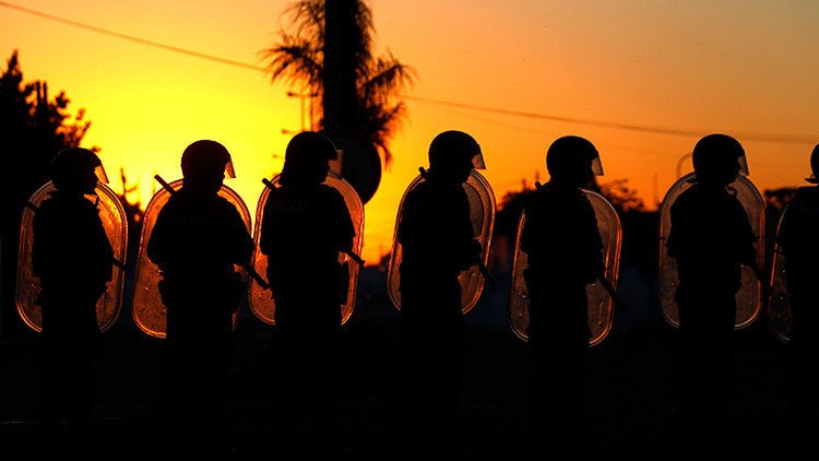 Video: La Policía argentina se enfrenta a manifestantes mapuches