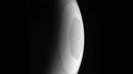 FOTOS: La sonda Cassini capta raras imágenes de la tormenta  conocida como hexágono de Saturno
