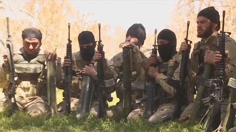 Milicianos del EI en Irak queman al imán que mencionó en un rezo la supuesta muerte de al Baghdadi