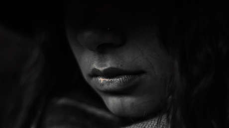 Atacan por quinta vez con ácido a una víctima de violación en la India