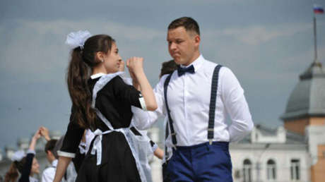 Una joven siria, elegida mejor alumna de su promoción en un colegio de Siberia