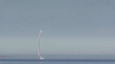 El submarino ruso Smolensk destruye un 'buque enemigo' en el mar de Barents