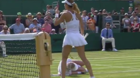 Escalofriantes gritos de una tenista que se lesionó en pleno partido
