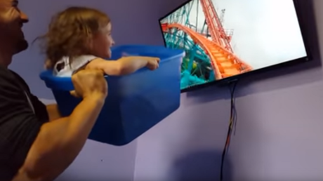 Se vuelve viral el video de un ingenioso padre que sabe hacer feliz a su pequeña hija