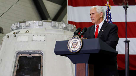 "Íbamos a limpiarlo igualmente": La NASA responde a Mike Pence por tocar a Orion