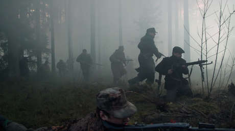 VIDEO: La OTAN presenta como héroes a un grupo que colaboró con Hitler y recibe críticas de Rusia