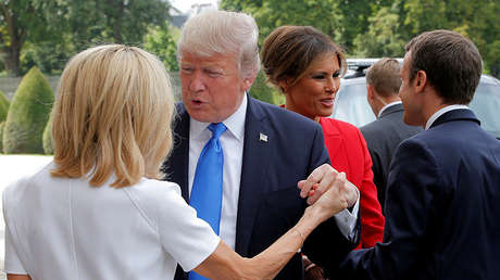 VIDEO: Trump muestra una extraña forma de saludar con la esposa de Macron